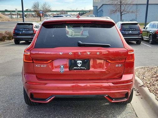 2025 Volvo XC60 B5 Ultra