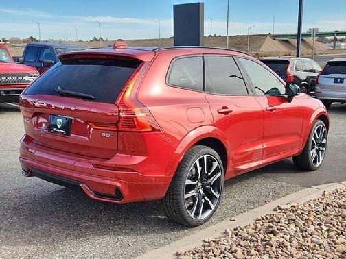 2025 Volvo XC60 B5 Ultra