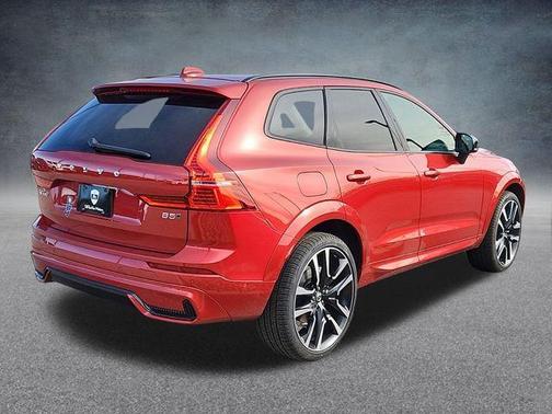 2025 Volvo XC60 B5 Ultra