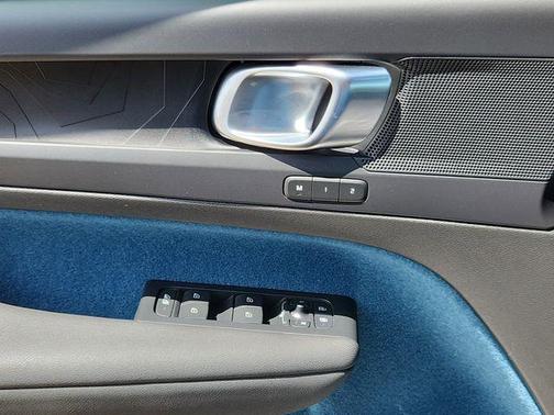 2023 Volvo XC40 Recharge Pure Electric Twin Plus
