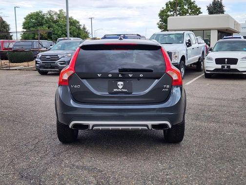2015 Volvo V60 Cross Country T5 Platinum
