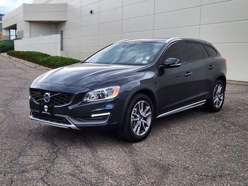 2015 Volvo V60 Cross Country T5 Platinum