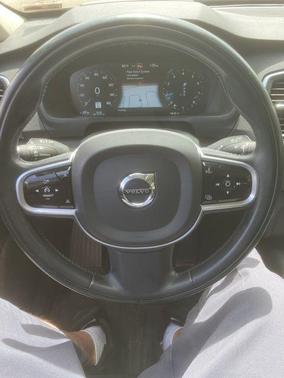 2020 Volvo XC90 T6 Momentum 7 Passenger