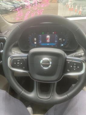 2023 Volvo XC40 B5 Plus Bright Theme