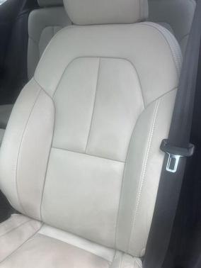 2023 Volvo XC40 B5 Plus Bright Theme