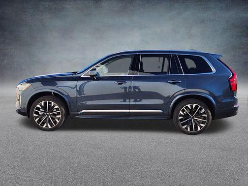 2025 Volvo XC90 B6 Plus 7-Seater