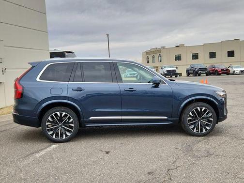 2025 Volvo XC90 B6 Plus 7-Seater