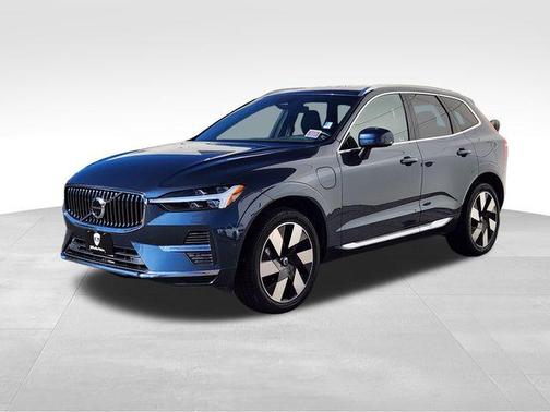 2023 Volvo XC60 Recharge Plug-In Hybrid T8 Plus Bright Theme