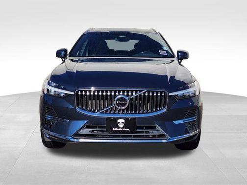 2023 Volvo XC60 Recharge Plug-In Hybrid T8 Plus Bright Theme