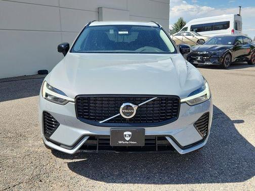2025 Volvo XC60 Plug-In Hybrid T8 Plus