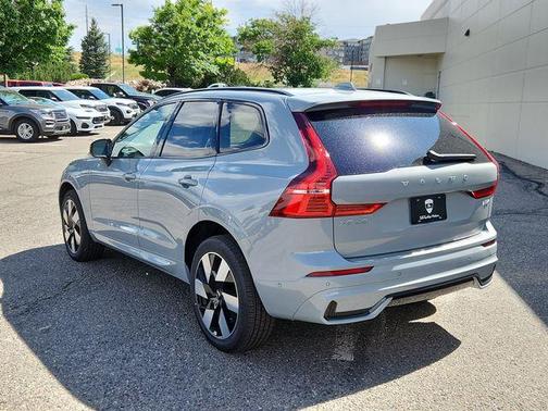 2025 Volvo XC60 Plug-In Hybrid T8 Plus