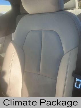 2023 Volvo XC40 B5 Plus Dark Theme