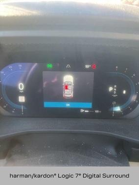 2023 Volvo XC40 B5 Plus Dark Theme