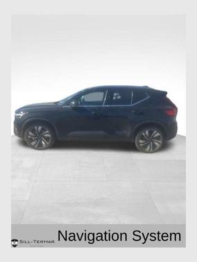 2023 Volvo XC40 B5 Ultimate Bright Theme