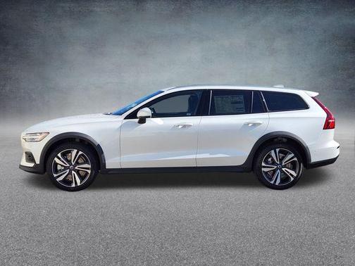 2026 Volvo V60 Cross Country B5 Plus