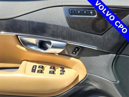 2022 Volvo XC90 Recharge Plug-In Hybrid T8 Inscription Extended Range 7P