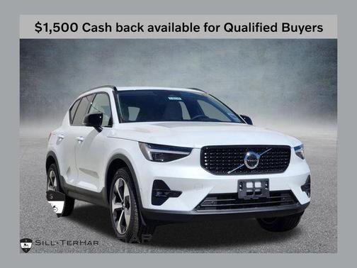 Crystal White 2026 Volvo XC40 B5 Plus