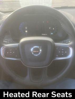 2025 Volvo XC40 B5 Core Bright Theme