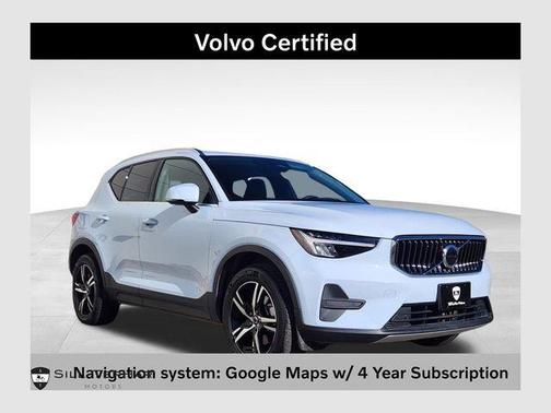 2025 Volvo XC40 B5 Core Bright Theme