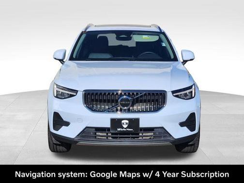 2025 Volvo XC40 B5 Core Bright Theme