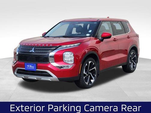 Red 2023 Mitsubishi Outlander SE