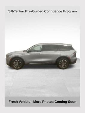 Gray Metallic 2025 Lincoln Nautilus Premiere