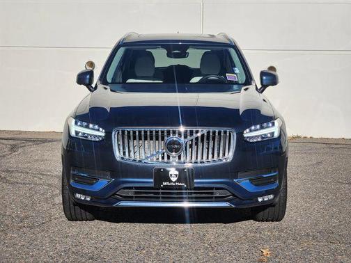2024 Volvo XC90 B6 Ultimate Bright Theme 6-Seater