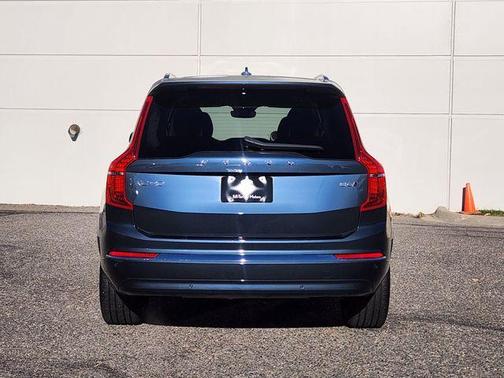 2024 Volvo XC90 B6 Ultimate Bright Theme 6-Seater