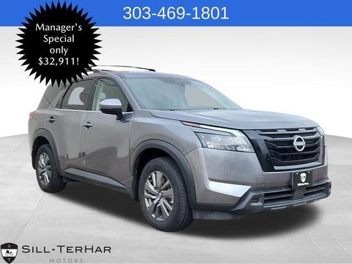 2024 Nissan Pathfinder SV