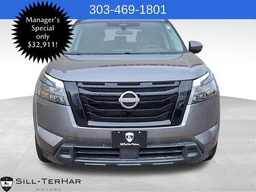 2024 Nissan Pathfinder SV