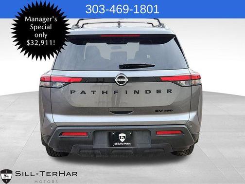 2024 Nissan Pathfinder SV
