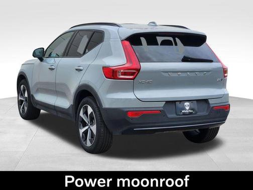 Metallic 2025 Volvo XC40 B5 Plus Dark Theme