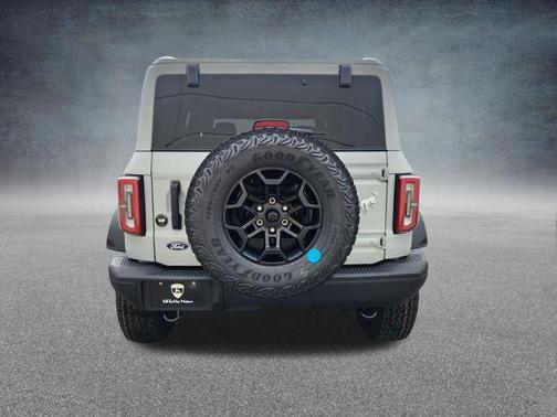 Avalanche Gray 2026 Ford Bronco Badlands