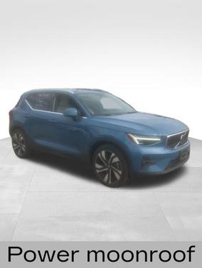 Fjord Blue Metallic 2023 Volvo XC40 B5 Ultimate Bright Theme