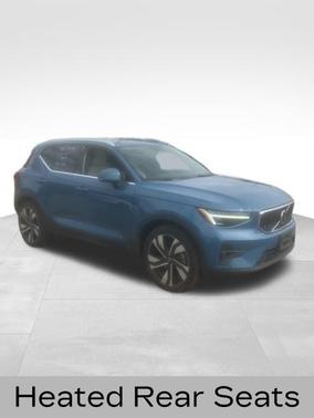 Fjord Blue Metallic 2023 Volvo XC40 B5 Ultimate Bright Theme