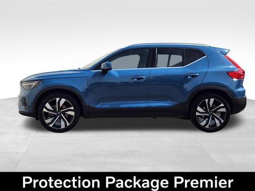 Fjord Blue Metallic 2023 Volvo XC40 B5 Ultimate Bright Theme