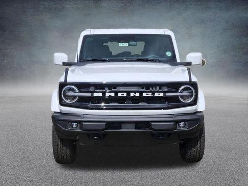 Oxford White 2026 Ford Bronco Outer Banks