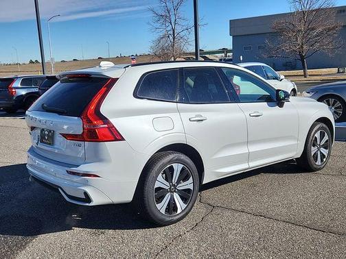2025 Volvo XC60 Plug-In Hybrid T8 Core