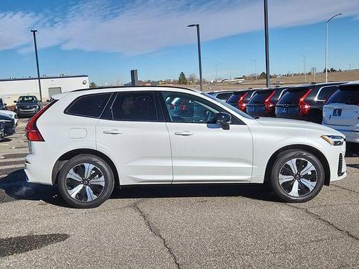 2025 Volvo XC60 Plug-In Hybrid T8 Core