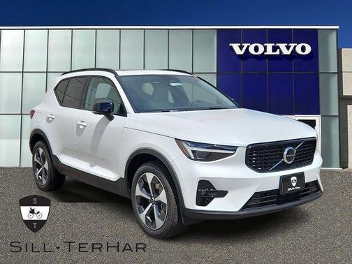 2026 Volvo XC40 B5 Plus