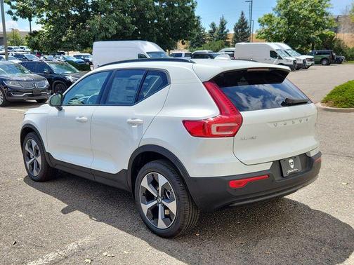 2026 Volvo XC40 B5 Plus