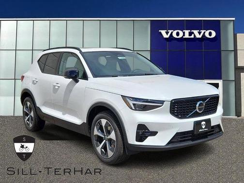 2026 Volvo XC40 B5 Plus