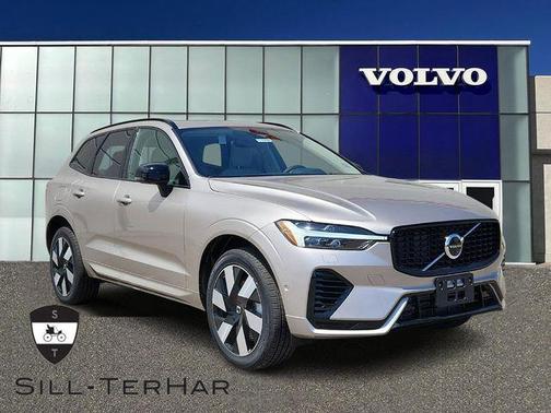 2025 Volvo XC60 Plug-In Hybrid T8 Plus