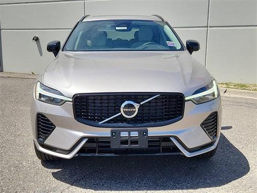 2025 Volvo XC60 Plug-In Hybrid T8 Plus