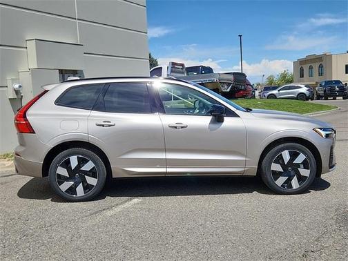 2025 Volvo XC60 Plug-In Hybrid T8 Plus