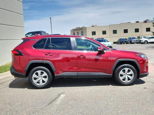 2022 Toyota RAV4 LE