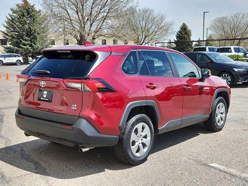 2022 Toyota RAV4 LE