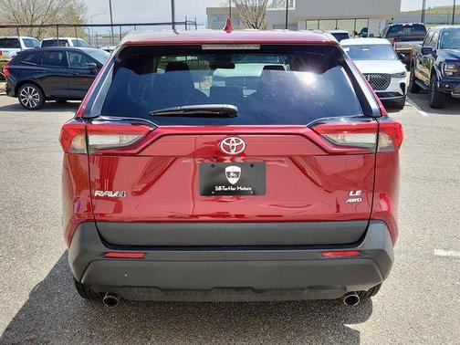 2022 Toyota RAV4 LE