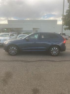2025 Volvo XC60 B5 Plus