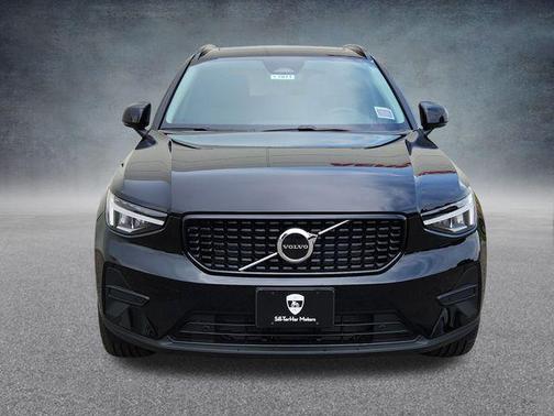 2026 Volvo XC40 B5 Core